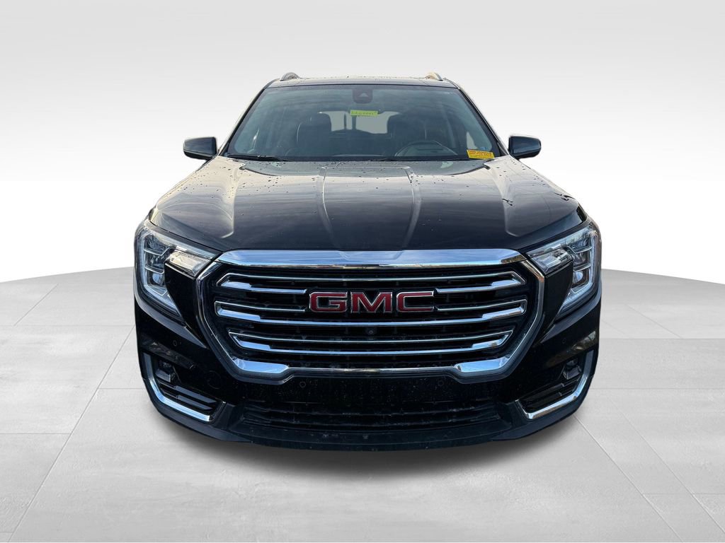 Used 2022 GMC Terrain SLT w/ Tech Package image 3