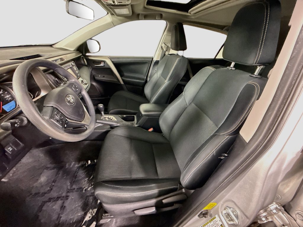 Used 2015 Toyota RAV4 XLE AWD/4WD image 25
