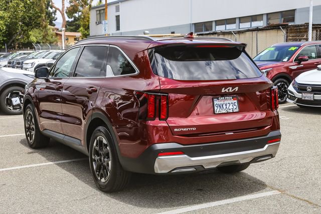 Certified 2024 Kia Sorento S w/ Panoramic Sunroof Package FWD image 8