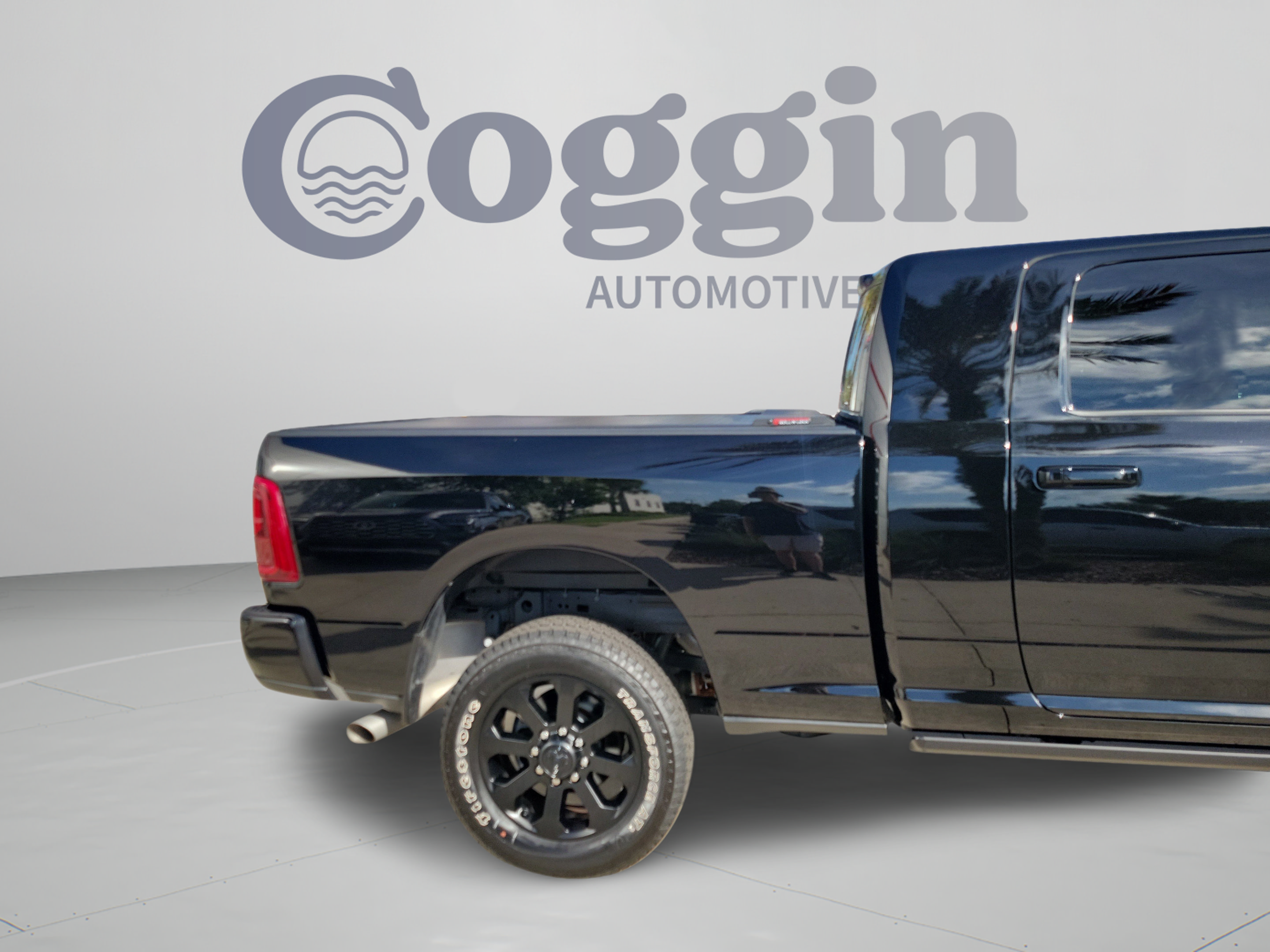 Used 2025 RAM 2500 Laramie AWD/4WD image 32