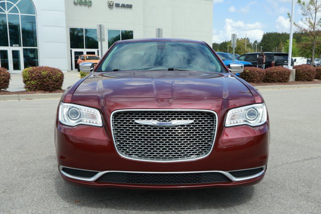 Used 2019 Chrysler 300 Touring w/ Chrome Appearance Package image 2