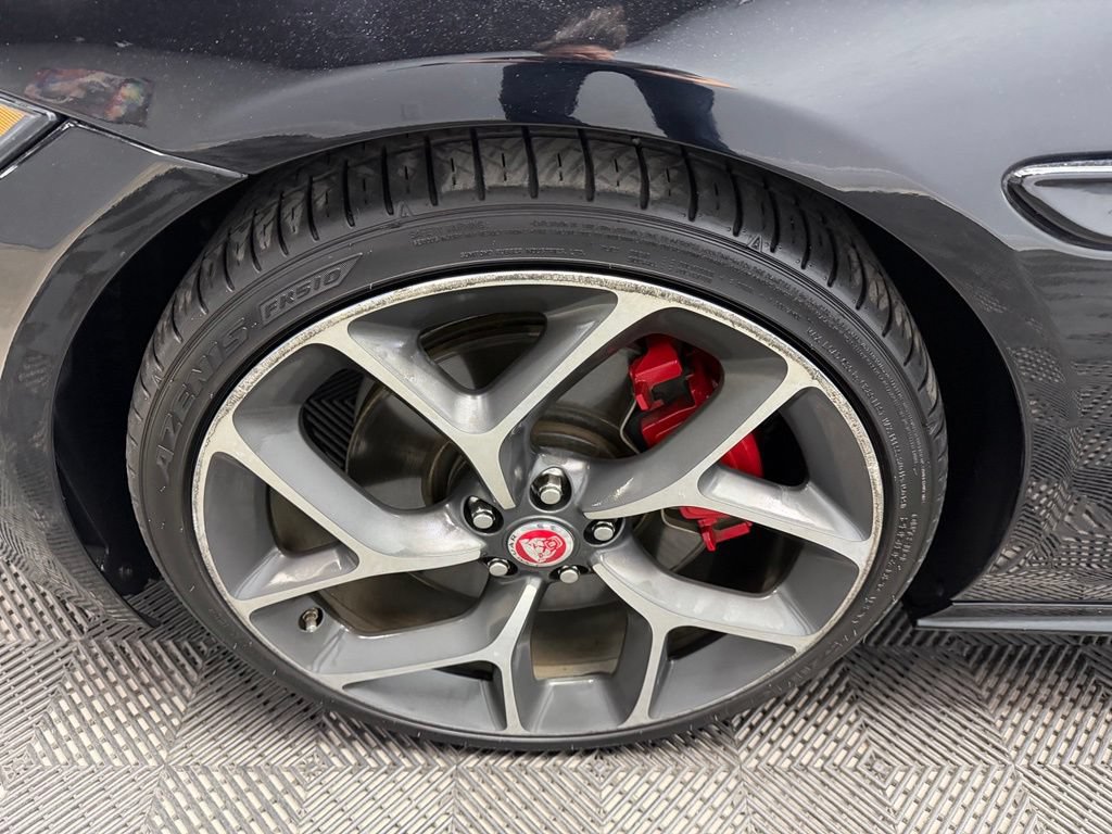 Used 2018 Jaguar XE S RWD image 21