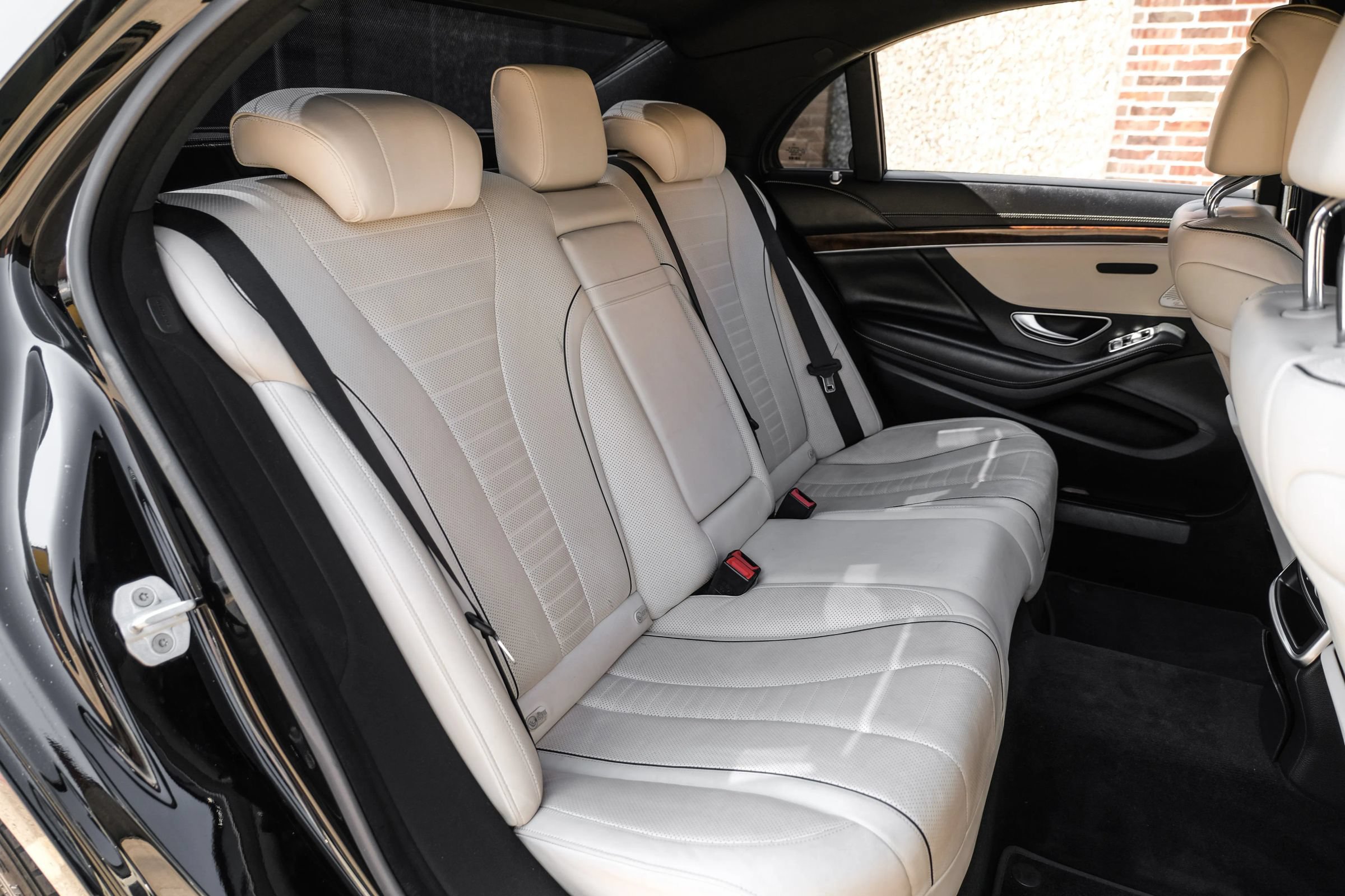Used 2015 Mercedes-Benz S 550 Sedan image 35
