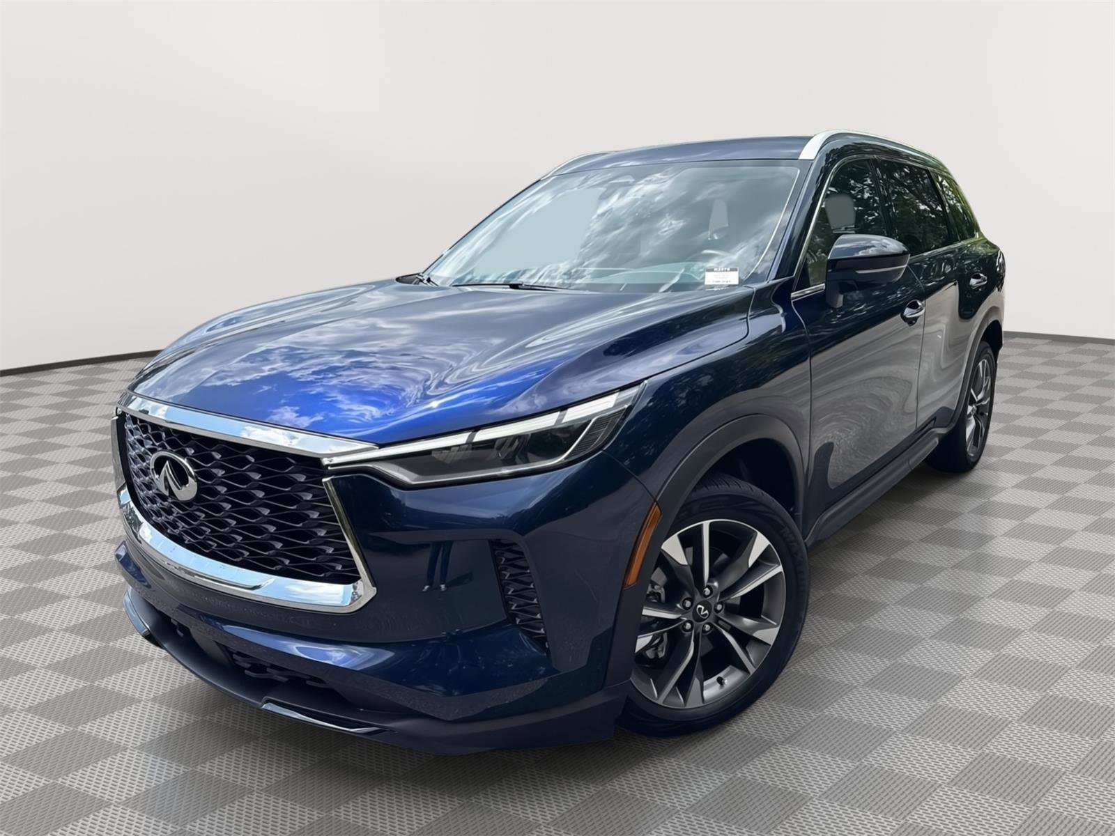Used 2023 INFINITI QX60 Luxe w/ Cargo Package AWD/4WD image 2