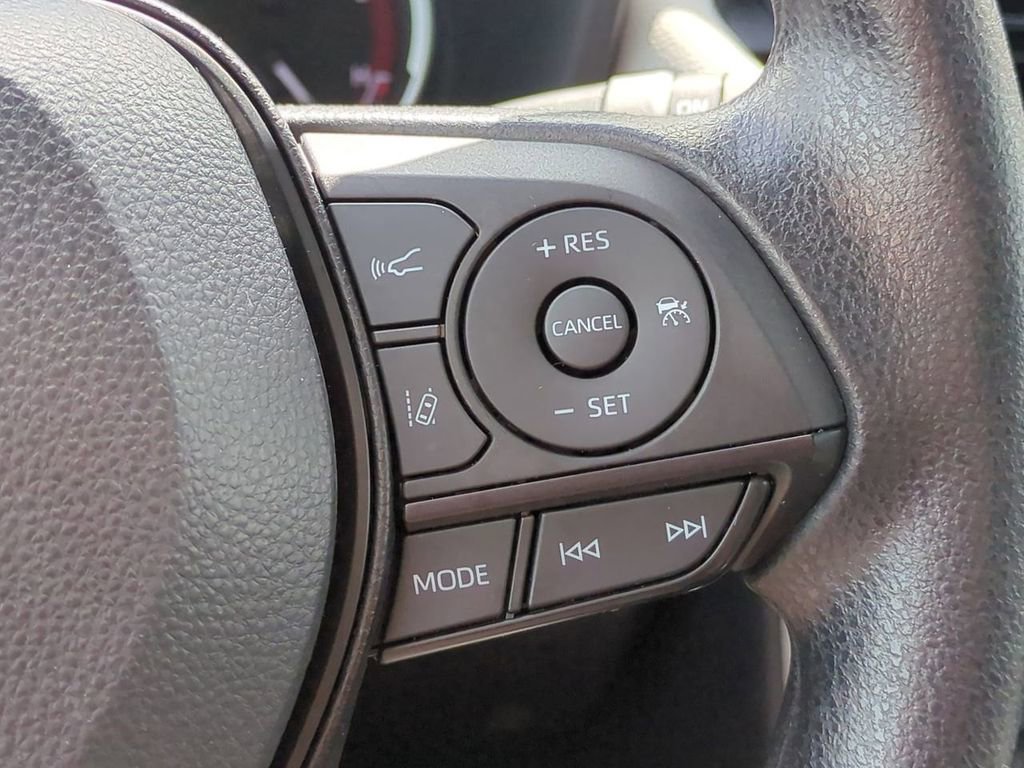 Used 2023 Toyota RAV4 XLE image 28