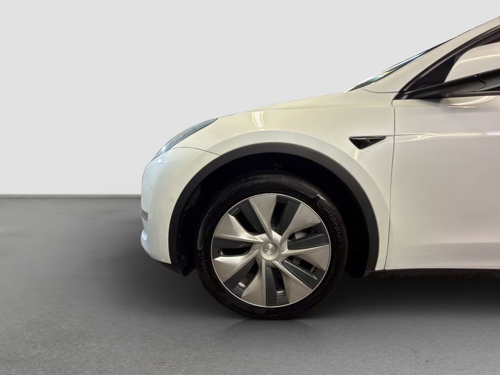 Used 2022 Tesla Model Y Long Range AWD/4WD image 29