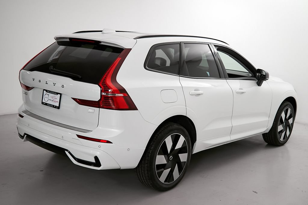 Certified 2024 Volvo XC60 T8 Plus w/ Protection Package Premier AWD/4WD image 9