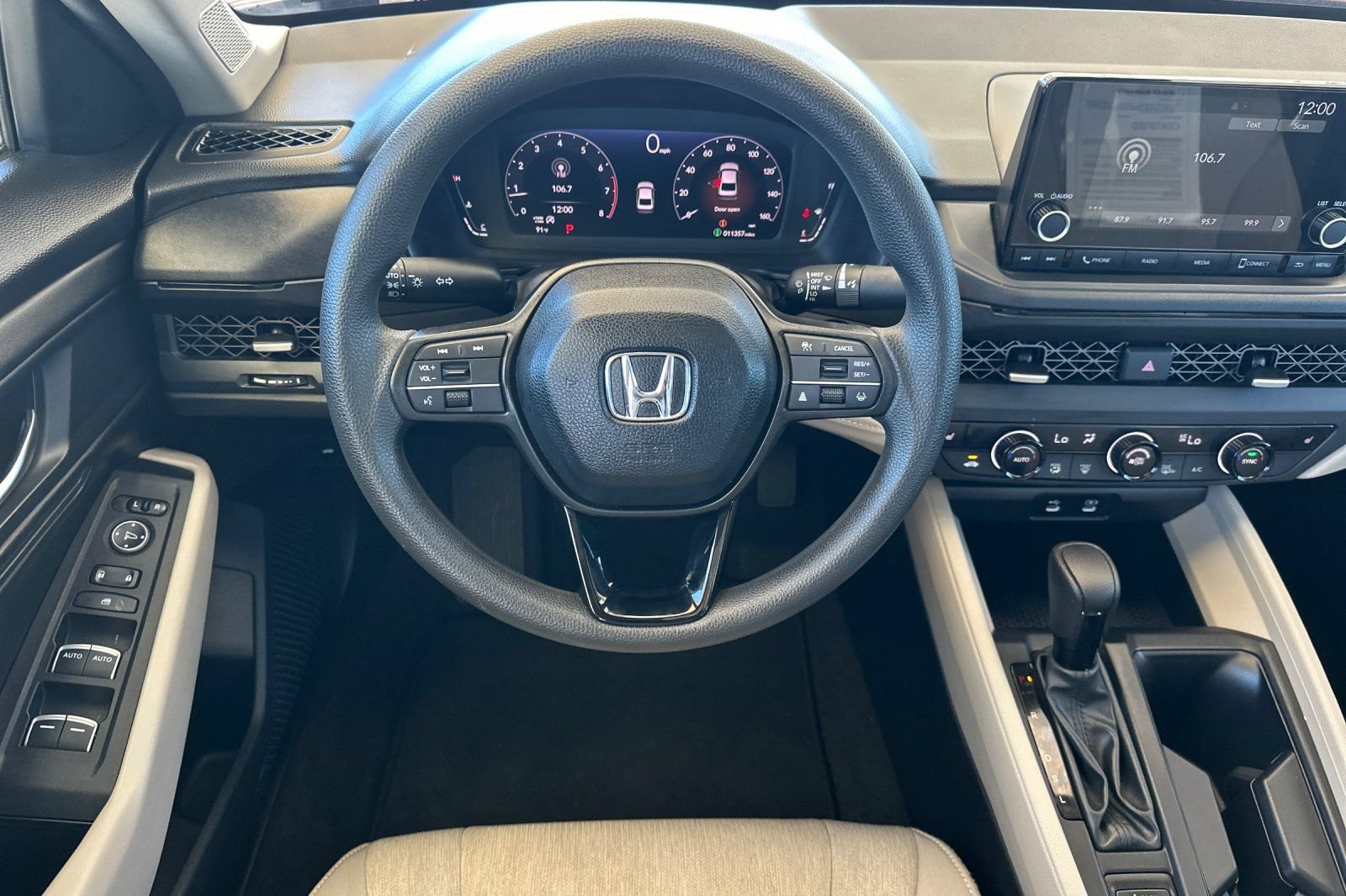 Certified 2025 Honda Accord SE image 14