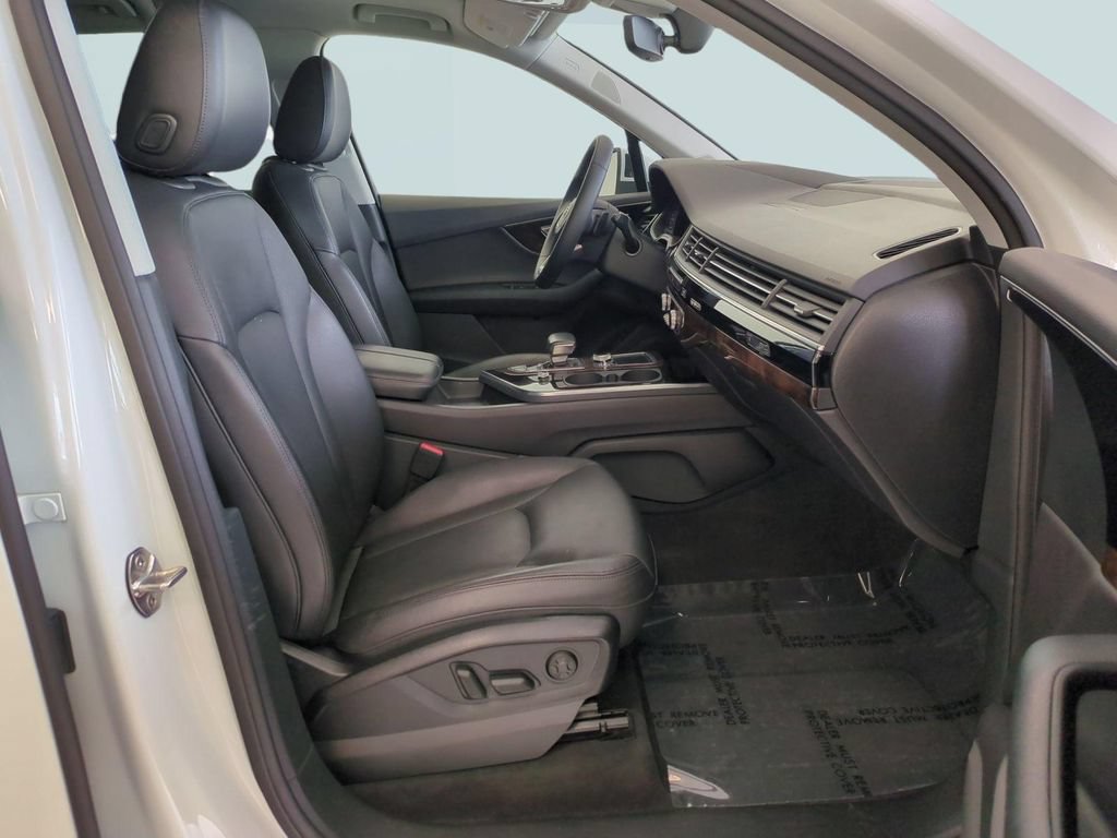 Used 2018 Audi Q7 3.0T Prestige AWD/4WD image 28
