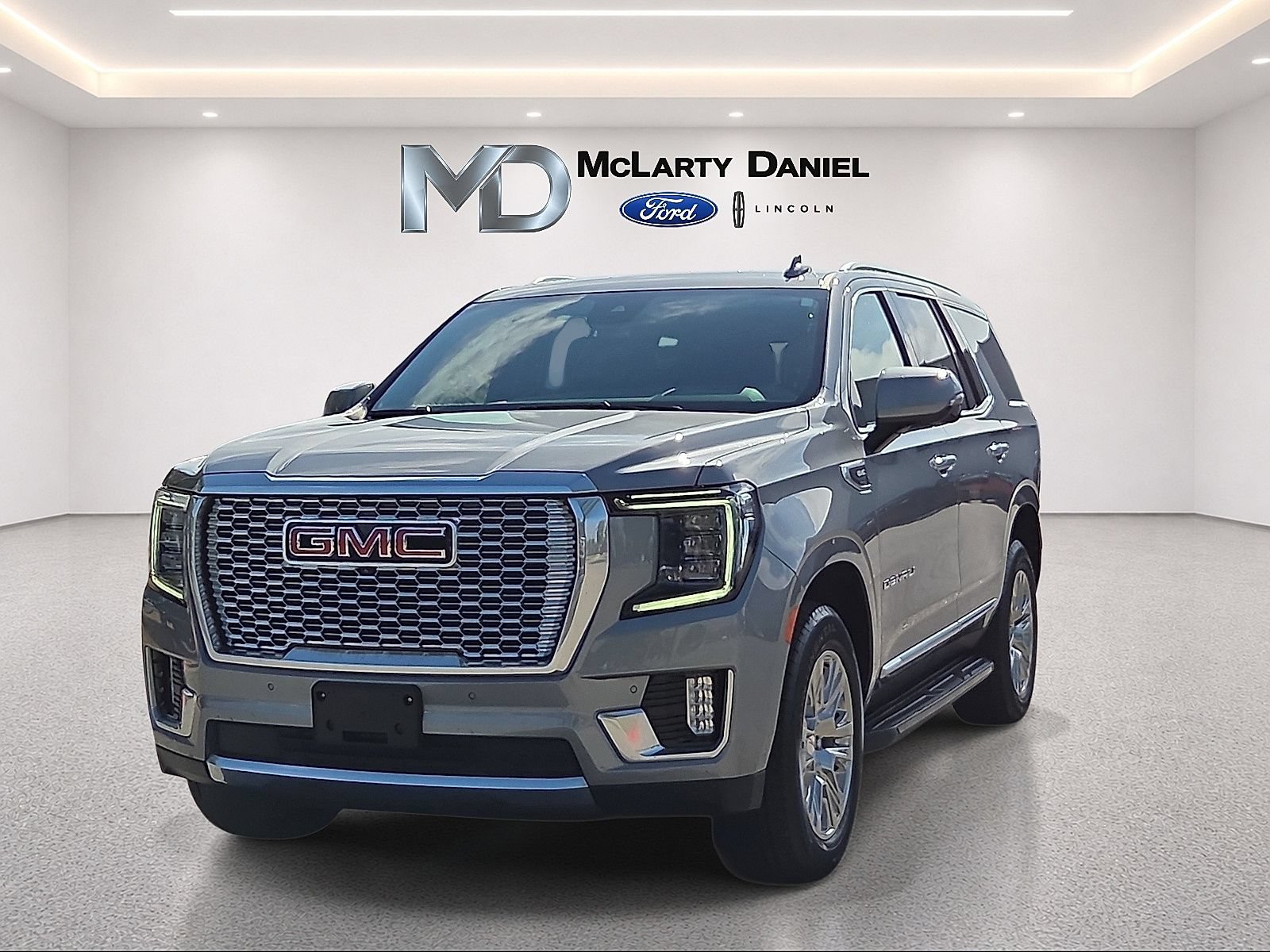 Used 2023 GMC Yukon Denali AWD/4WD image 2
