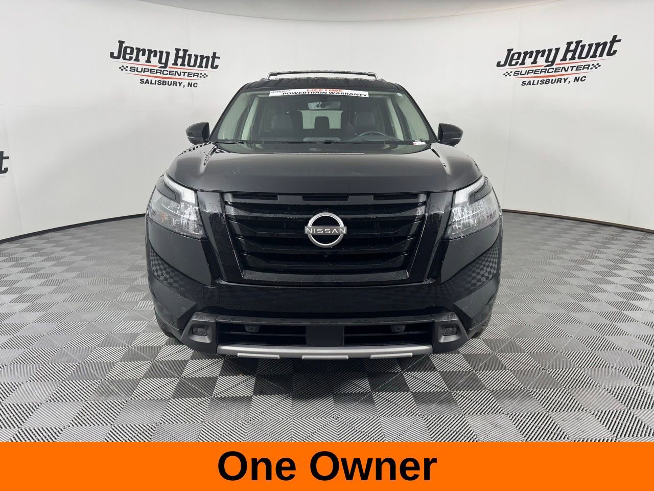 Used 2025 Nissan Pathfinder Platinum image 5