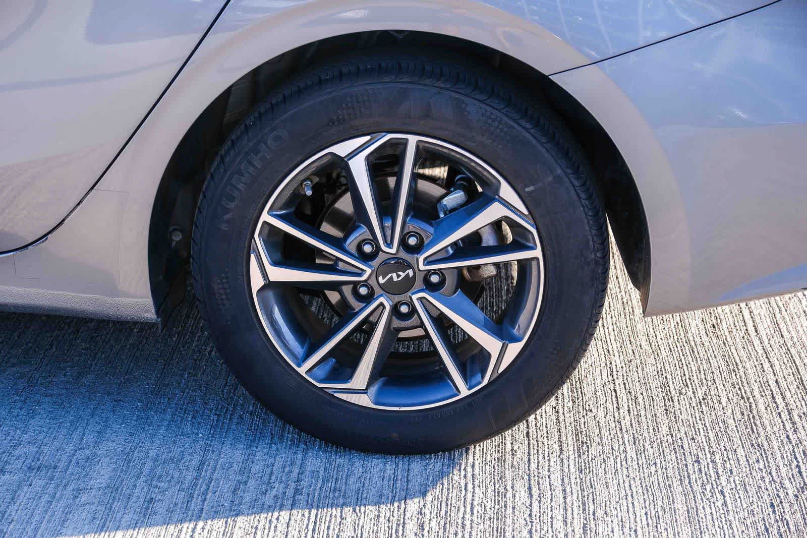 Used 2024 Kia Forte LXS FWD image 9