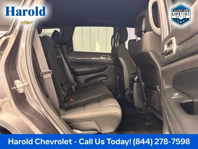 Used 2019 Jeep Grand Cherokee Laredo w/ Security & Convenience Group AWD/4WD image 9
