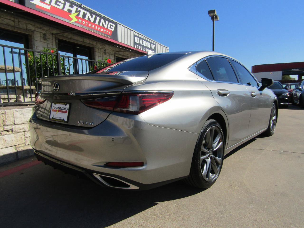 Used 2019 Lexus ES 350 F Sport w/ Accessory Package 2 FWD image 4