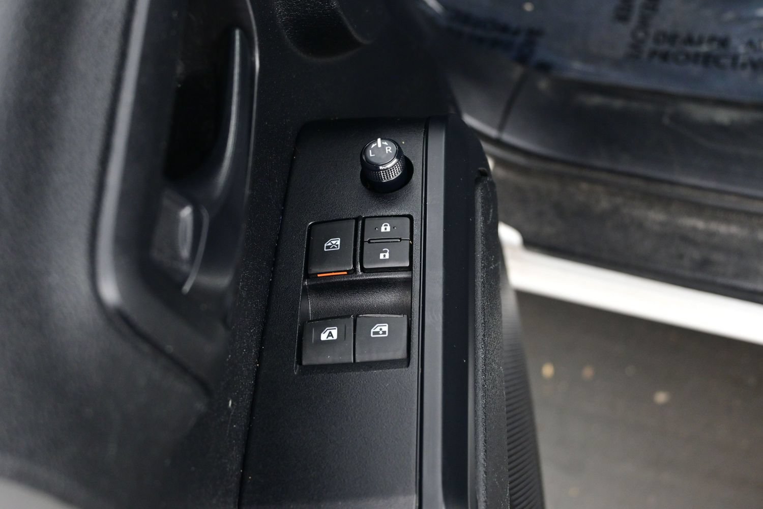Used 2022 Toyota Tacoma SR AWD/4WD image 10