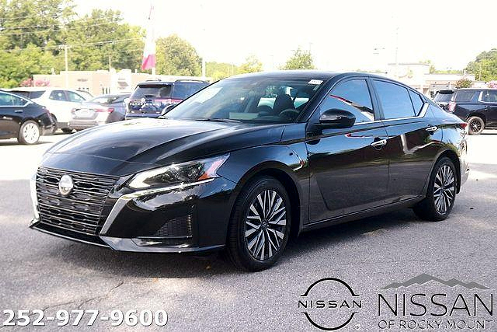 Certified 2025 Nissan Altima 2.5 SV w/ SV Premium Package FWD image 3