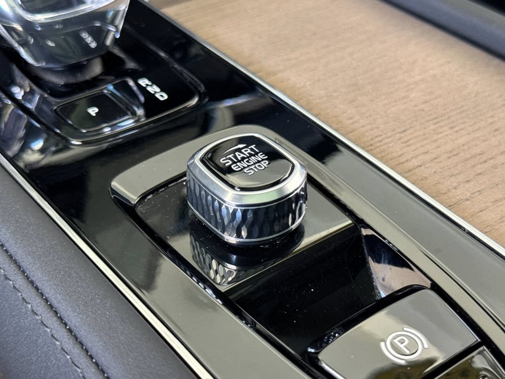 New 2026 Volvo XC90 B5 Core AWD/4WD image 23