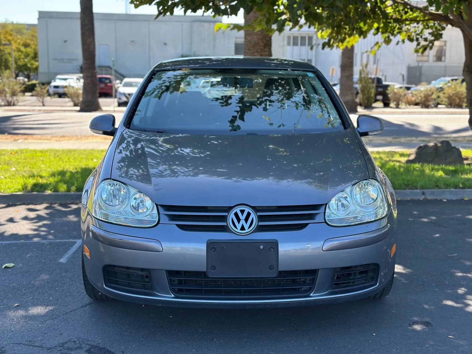 Used 2008 Volkswagen Rabbit S image 2