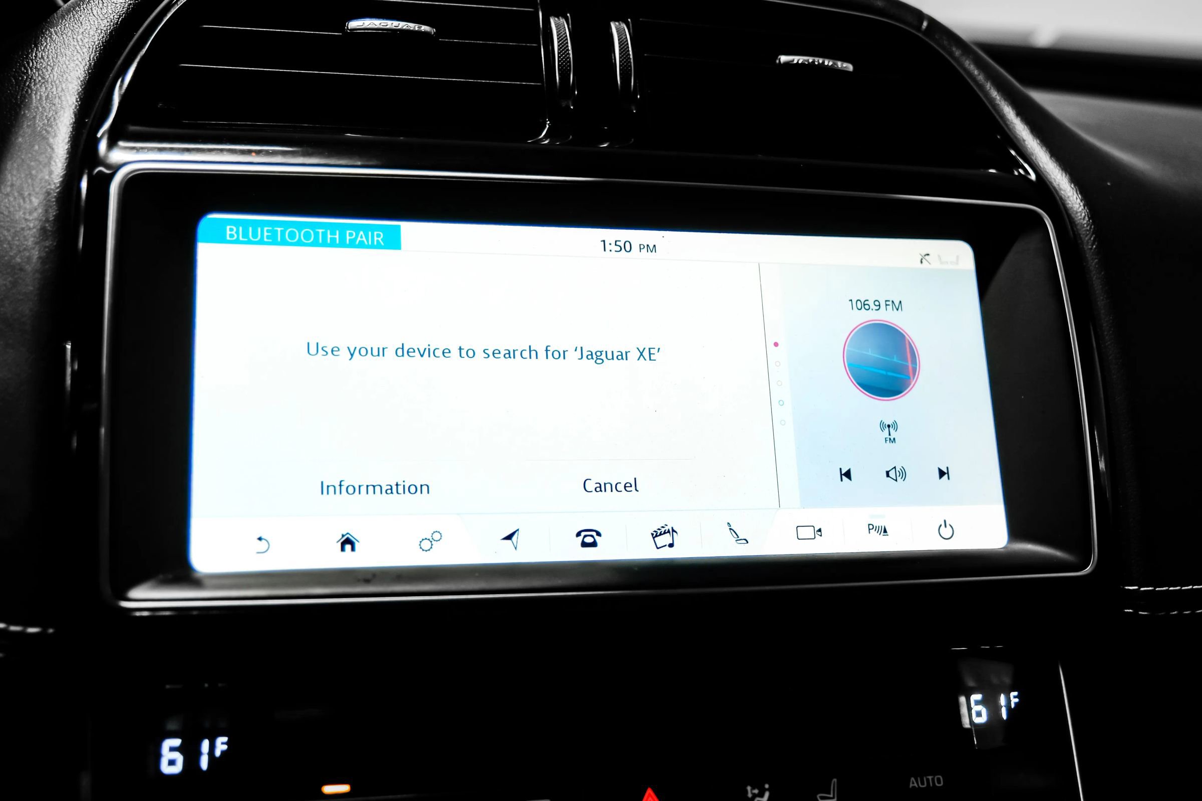 Used 2019 Jaguar XE R-Sport AWD/4WD image 33