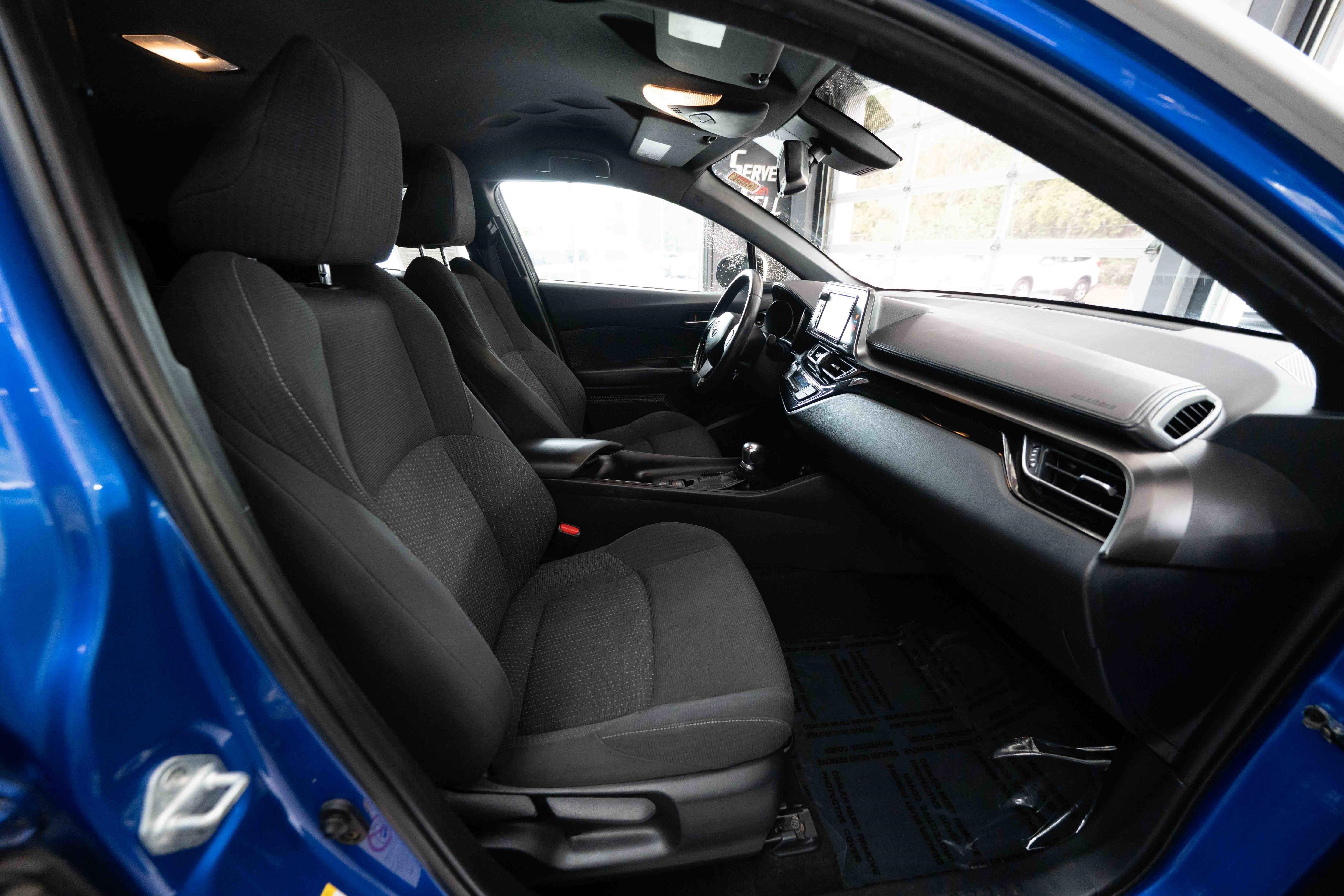 Used 2018 Toyota C-HR XLE FWD image 26