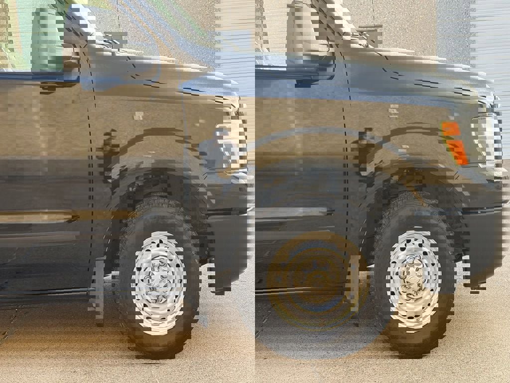 Used 2018 Nissan NV 3500 S image 14