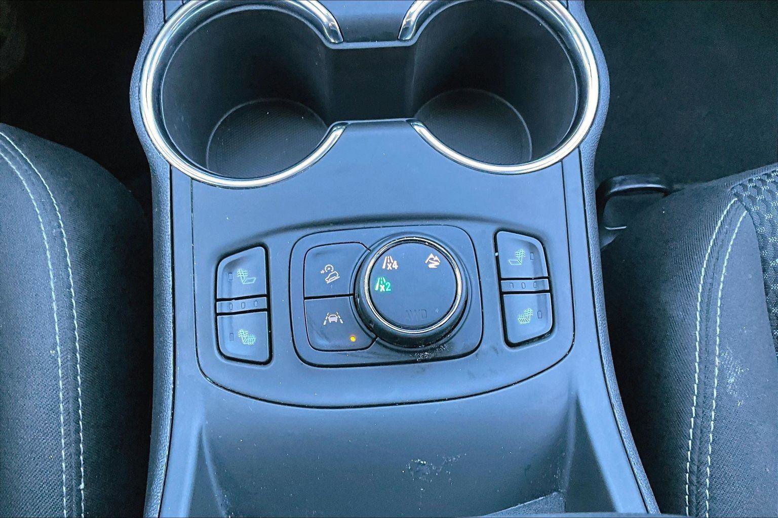 Used 2023 GMC Terrain SLE w/ Driver Convenience Package image 32