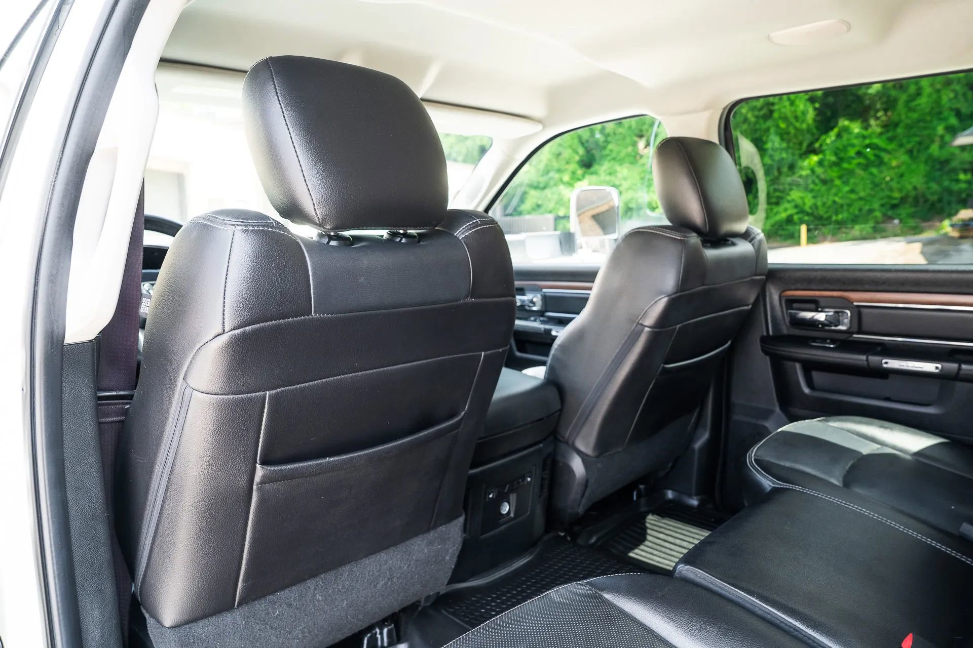 Used 2016 RAM 3500 Laramie w/ Sport Appearance Group AWD/4WD image 33