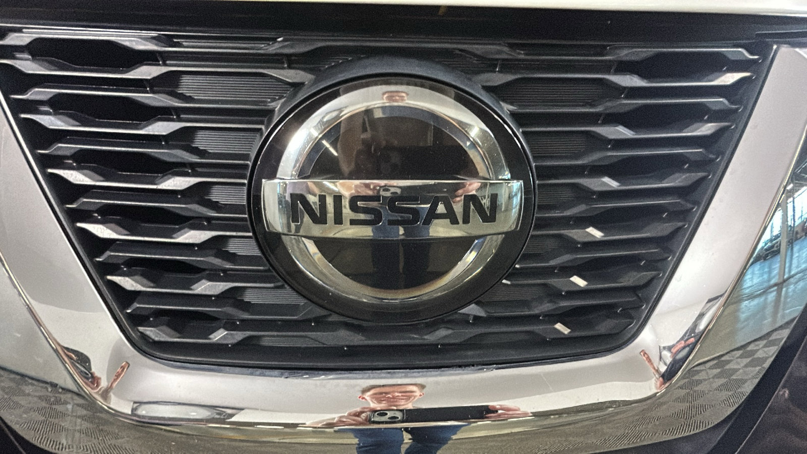 Used 2020 Nissan Rogue SV AWD/4WD image 9