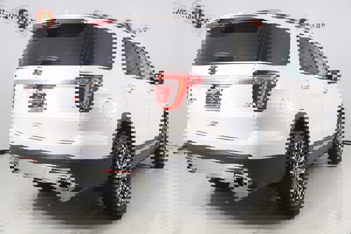 Used 2016 Ford Explorer Platinum image 3