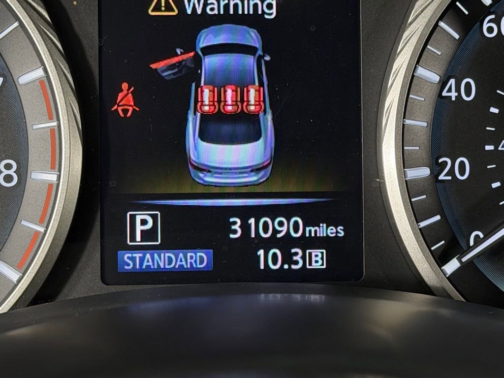 Used 2023 INFINITI Q50 Sensory image 16