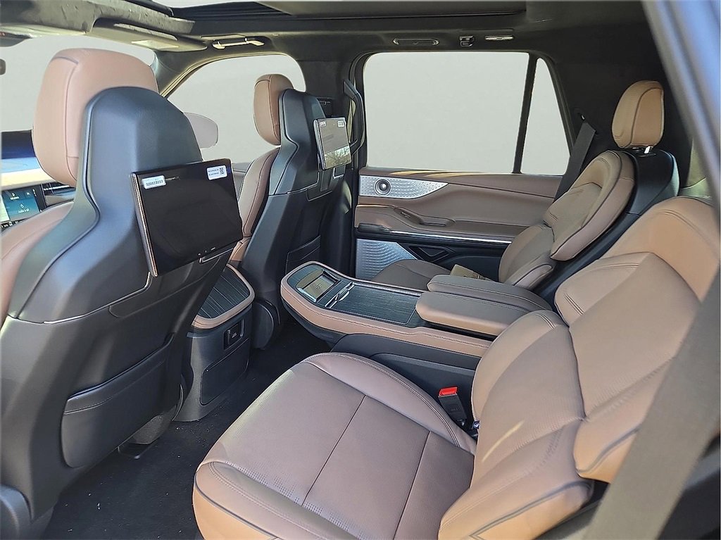 New 2026 Lincoln Navigator Black Label image 10