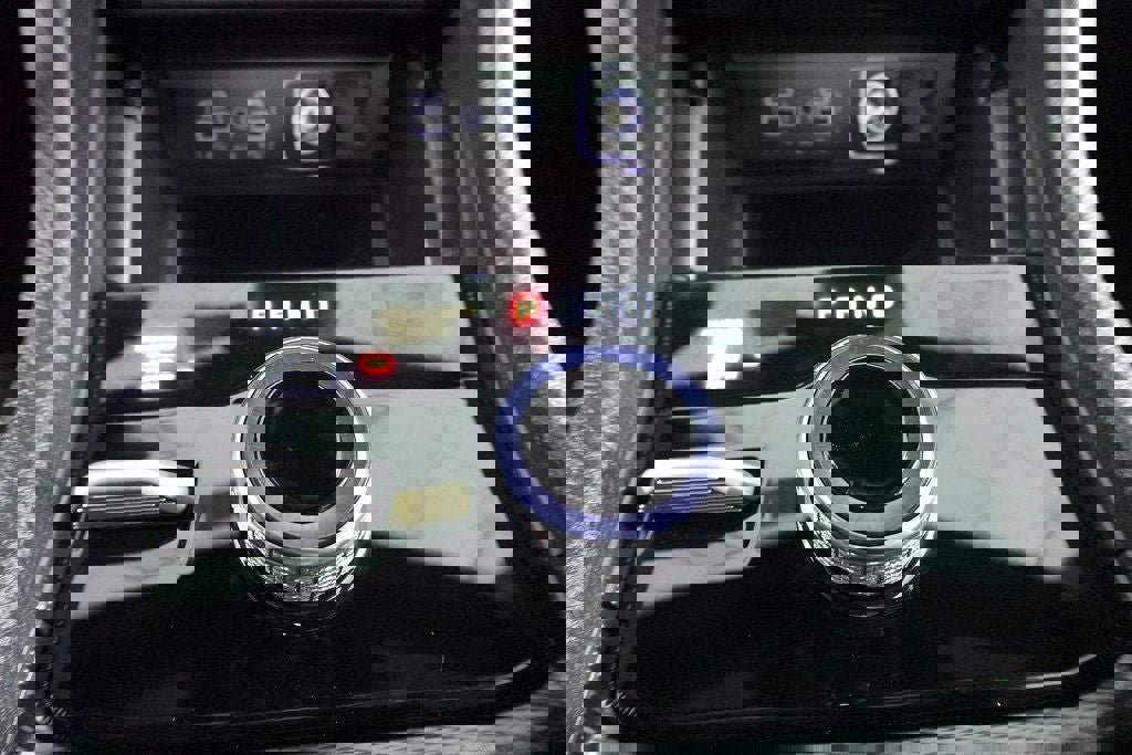 New 2025 Jeep Grand Cherokee L Limited w/ Luxury Tech Group II image 21