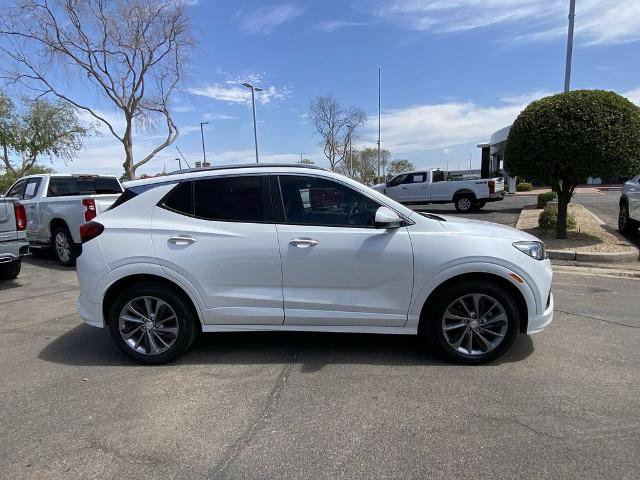 Used 2022 Buick Encore GX Select w/ Sport Touring Package FWD image 2