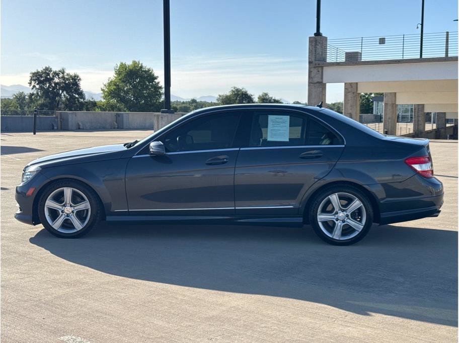 Used 2011 Mercedes-Benz C 300 4MATIC Sedan image 4