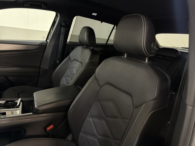 Used 2024 Volkswagen Atlas Cross Sport SE AWD/4WD image 14