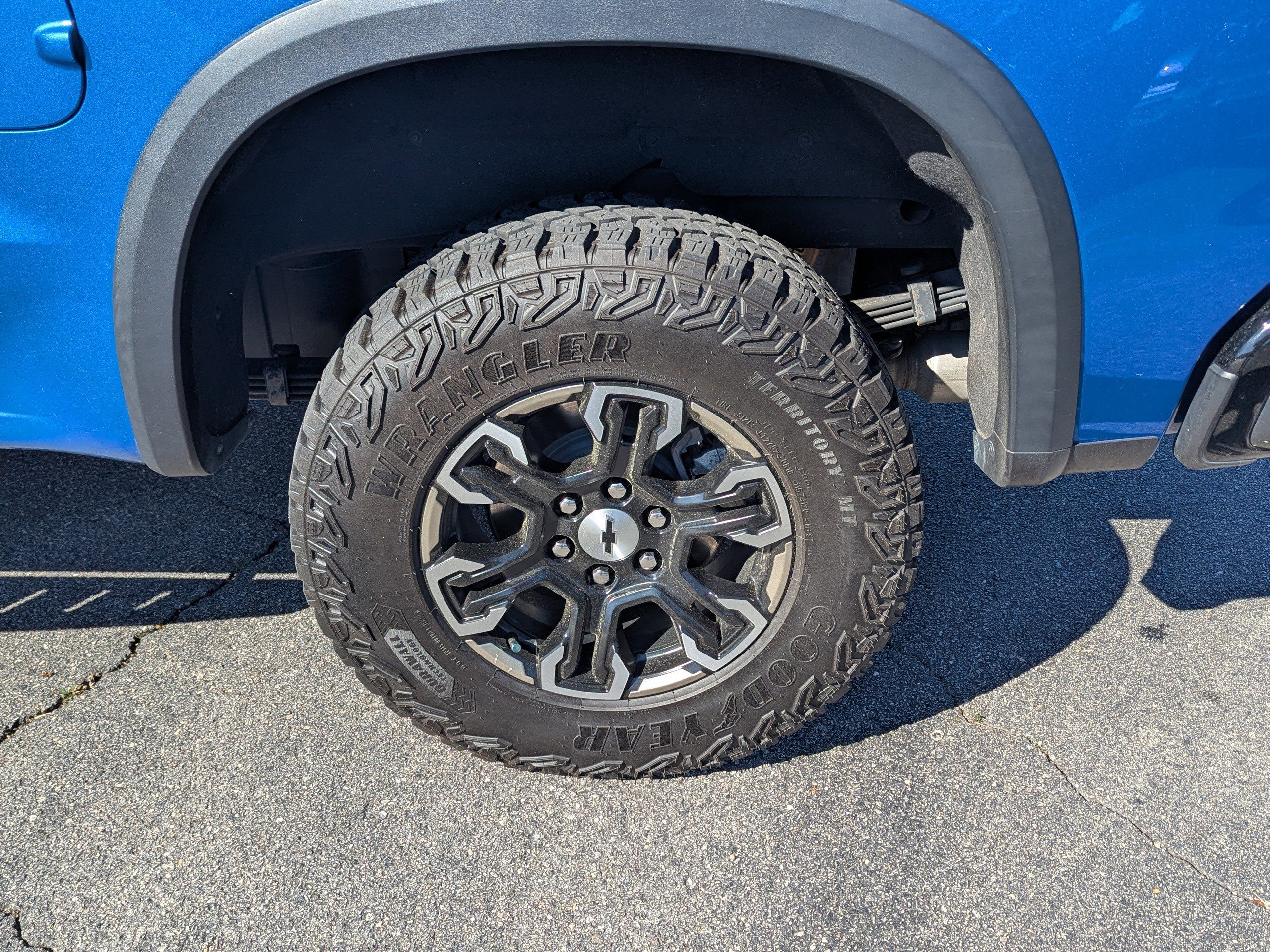 Used 2023 Chevrolet Silverado 1500 ZR2 image 32