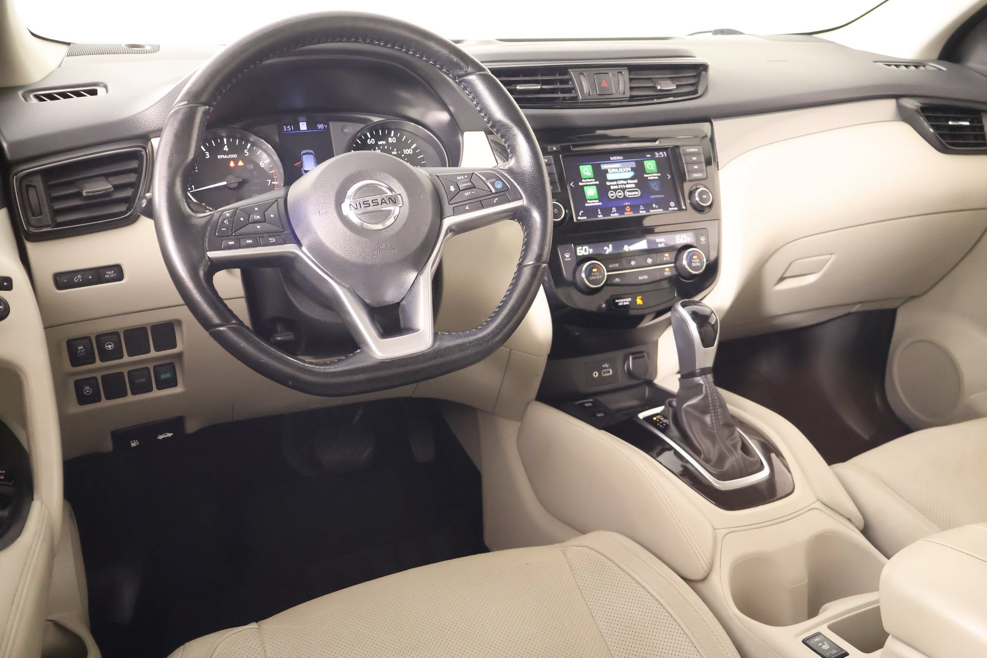 Used 2020 Nissan Rogue Sport SL w/ Premium Package FWD image 2