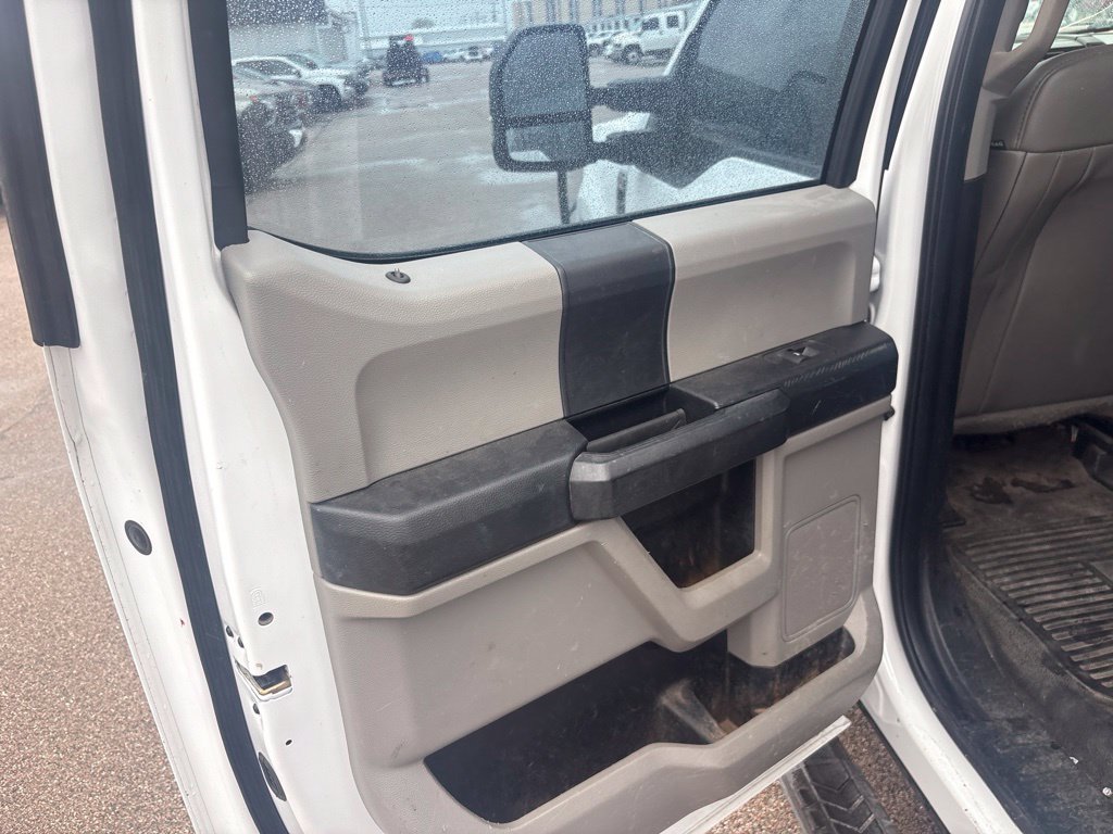Used 2017 Ford F250 XL w/ STX Appearance Package AWD/4WD image 14