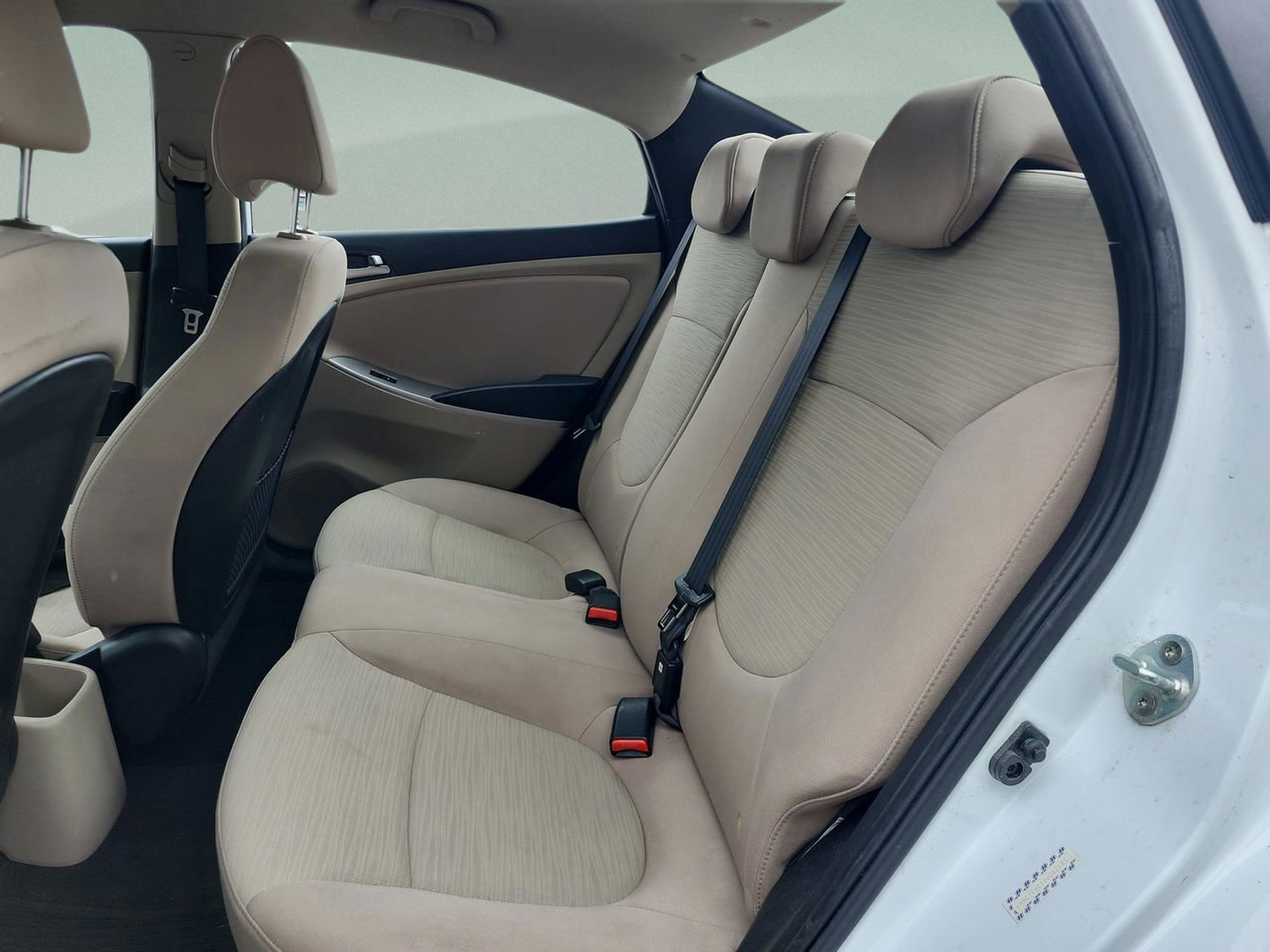 Used 2016 Hyundai Accent SE image 16