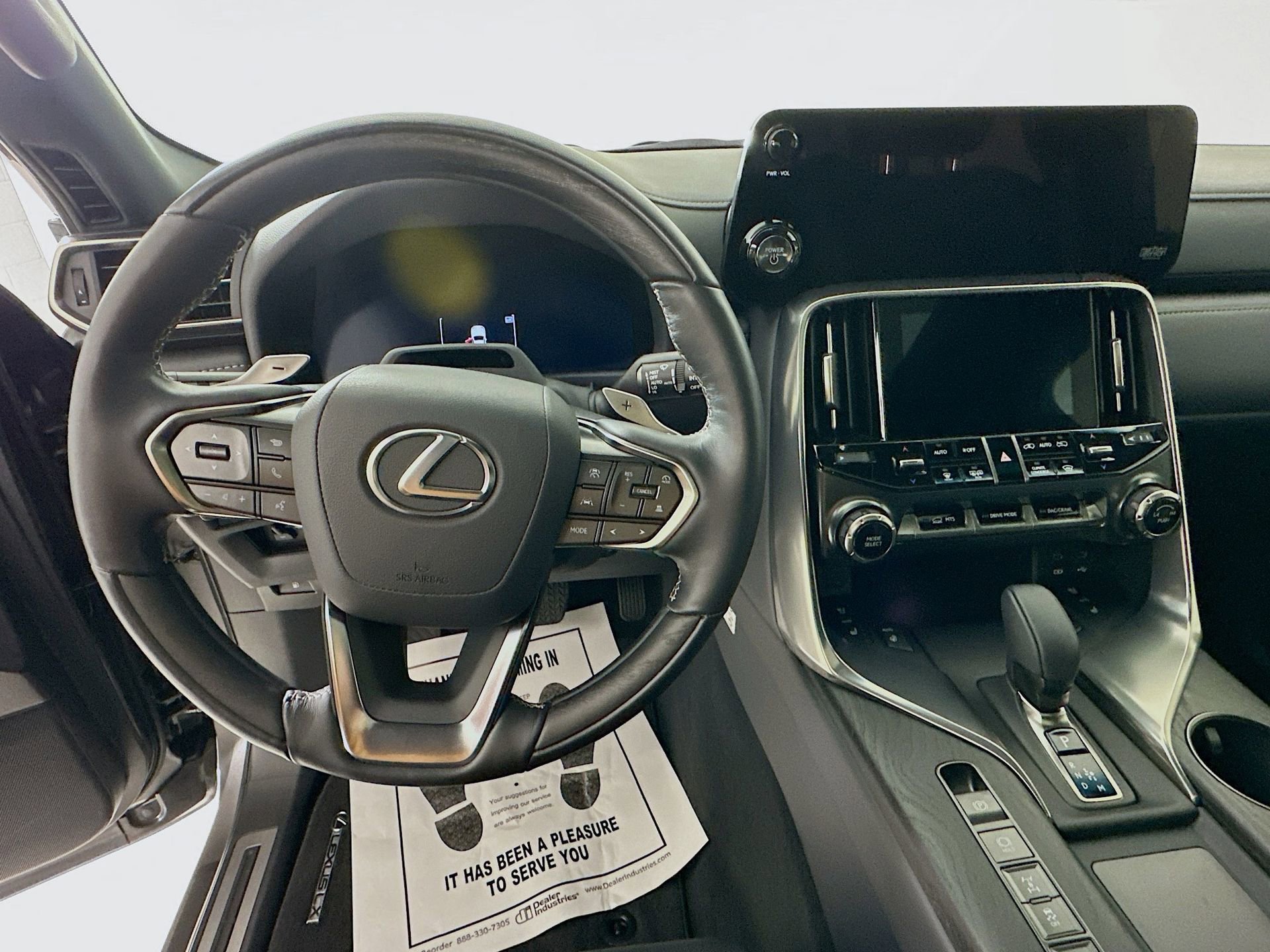 Used 2025 Lexus LX 700h Luxury image 12