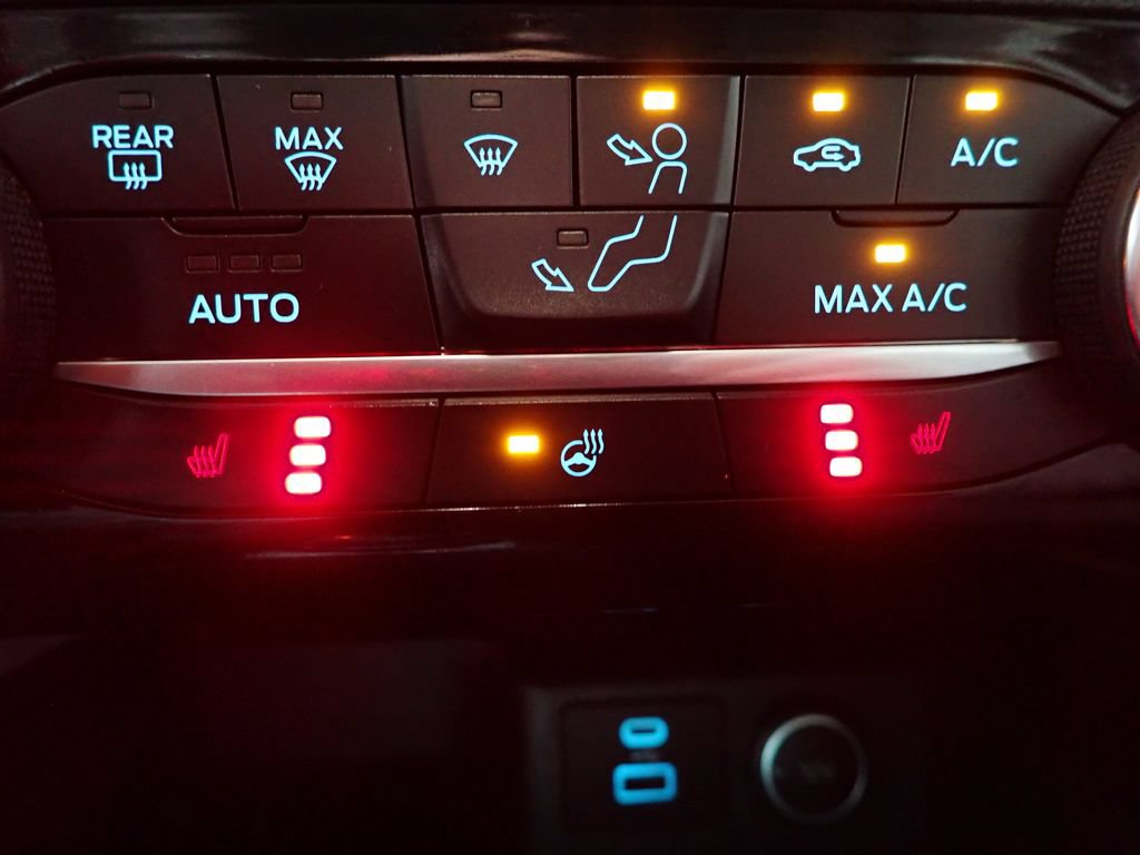 Used 2021 Ford Escape SE w/ Cold Weather Package FWD image 5