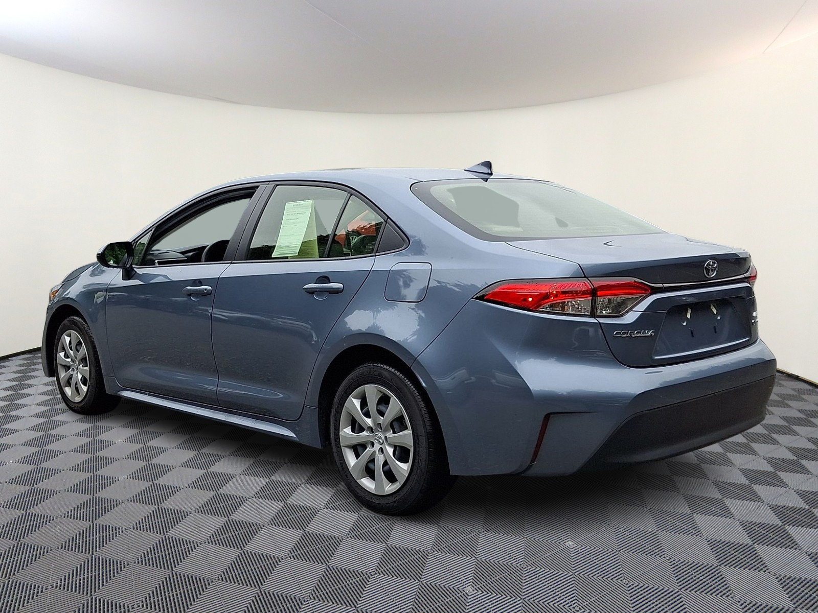 Used 2026 Toyota Corolla LE FWD image 4