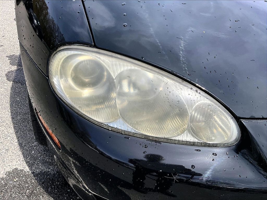 Used 2005 MAZDA MX-5 Miata LS RWD image 23