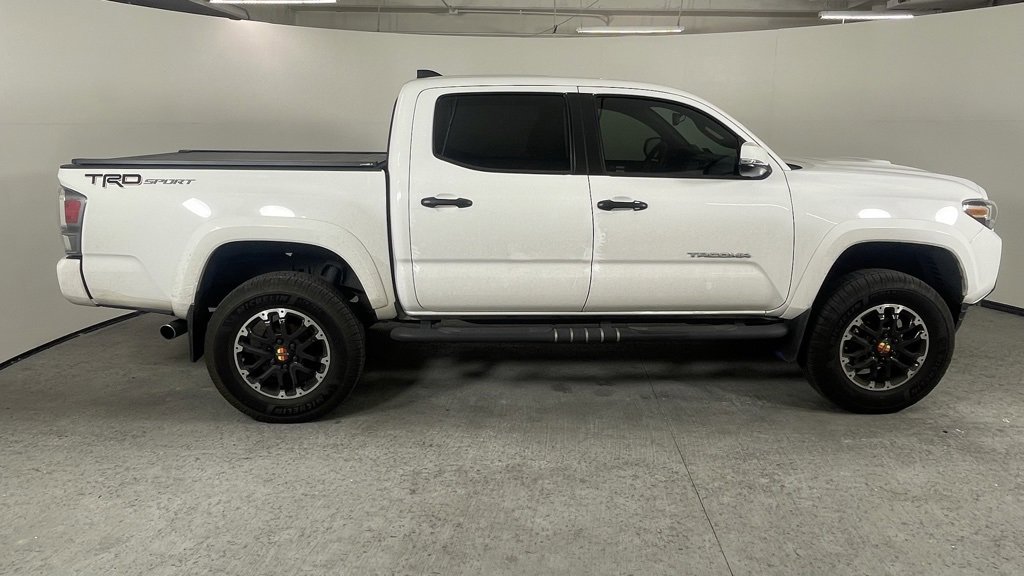 Used 2020 Toyota Tacoma TRD Sport w/ Technology Package image 2