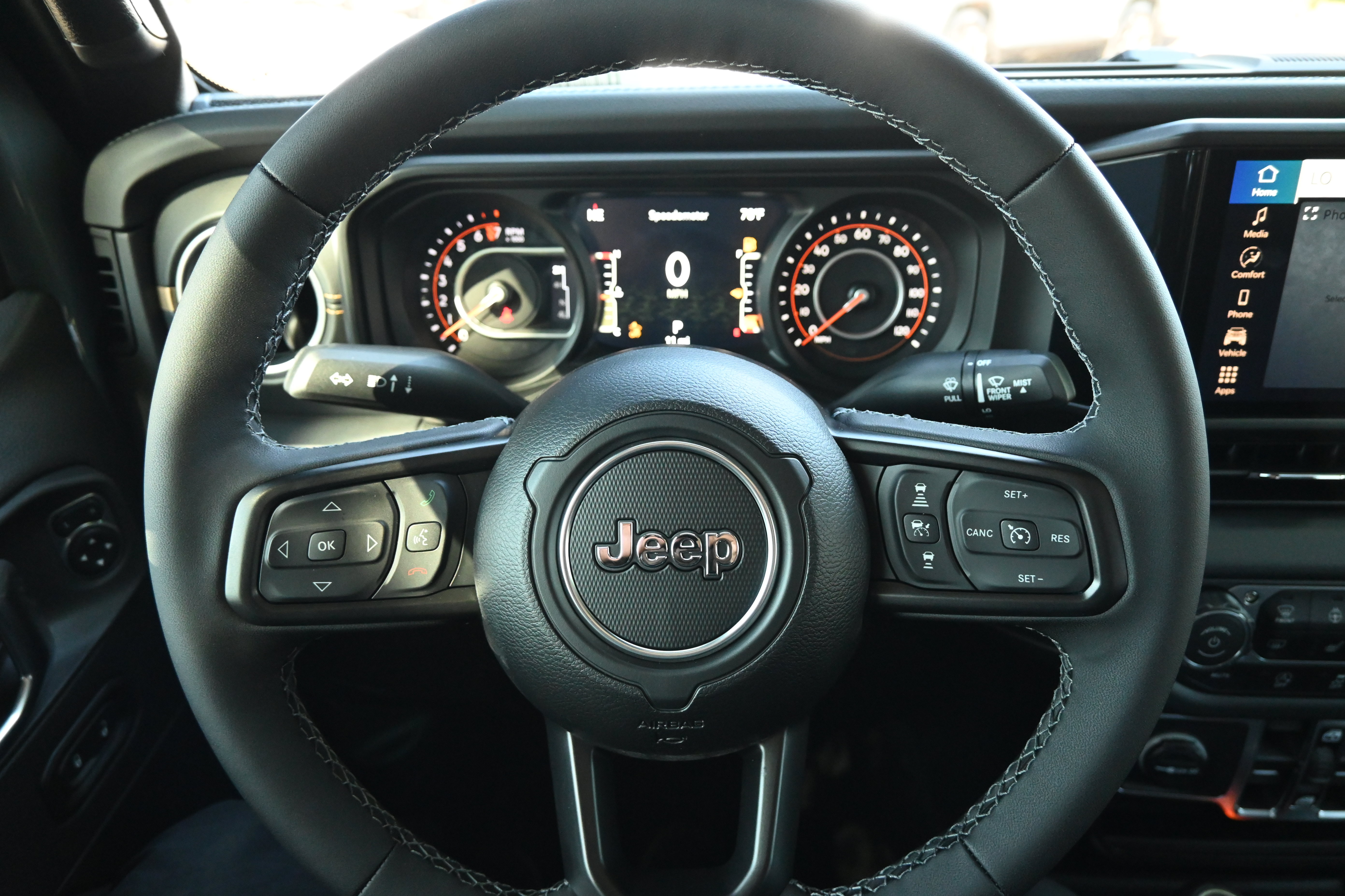 New 2026 Jeep Gladiator Sport AWD/4WD image 17