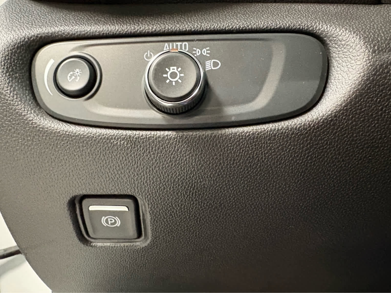 Certified 2025 Chevrolet Blazer RS w/ Driver Confidence II Package image 29