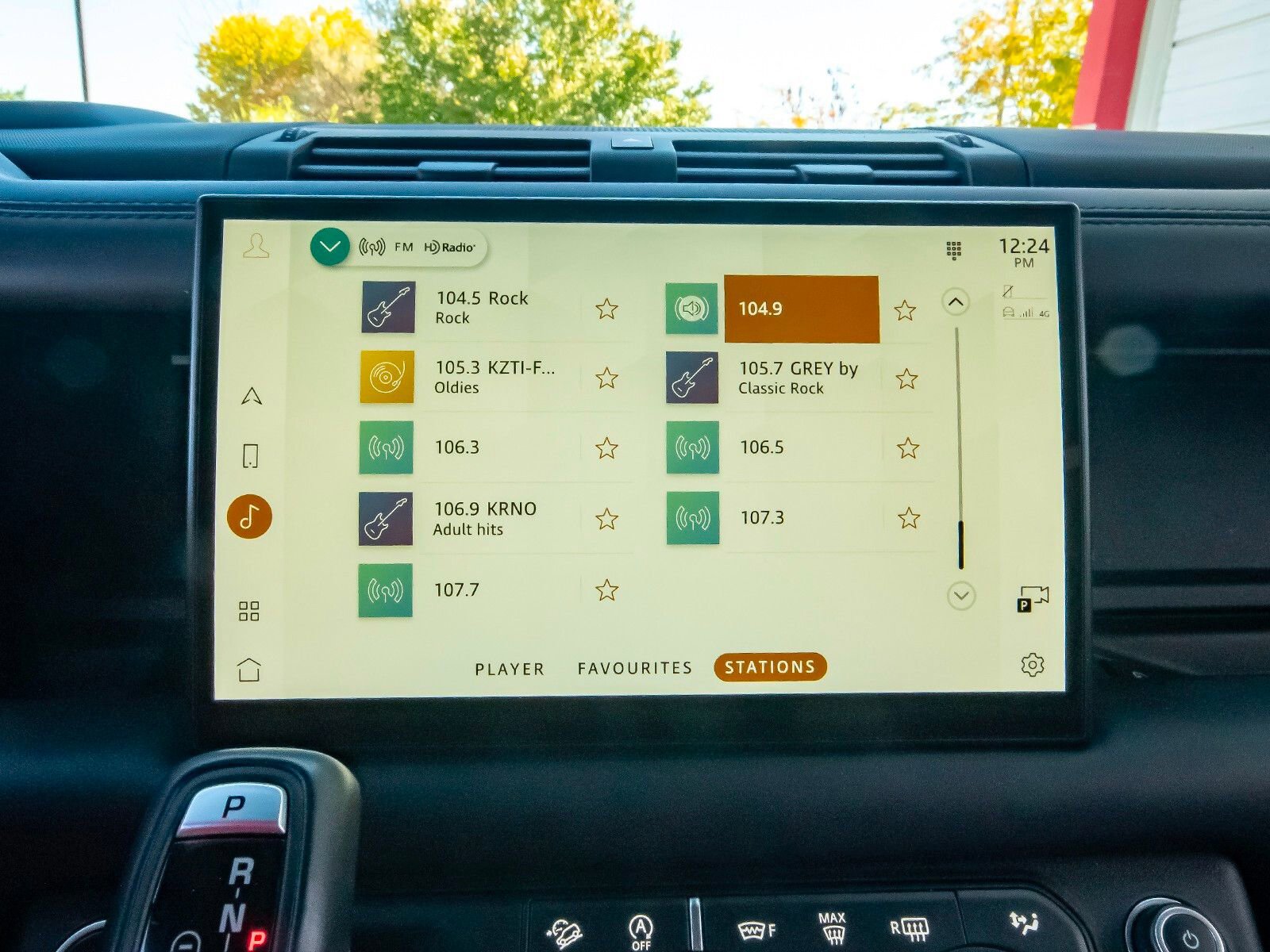 Used 2022 Land Rover Defender 110 V8 image 19