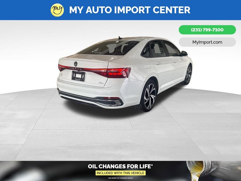 Used 2025 Volkswagen Jetta SEL image 7