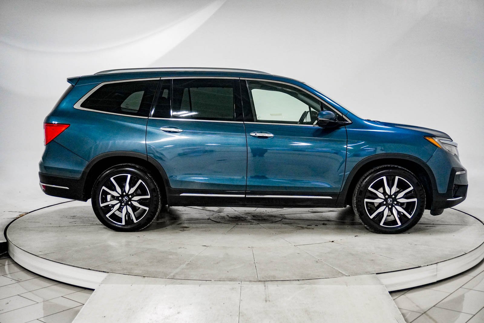 Used 2020 Honda Pilot Touring image 13