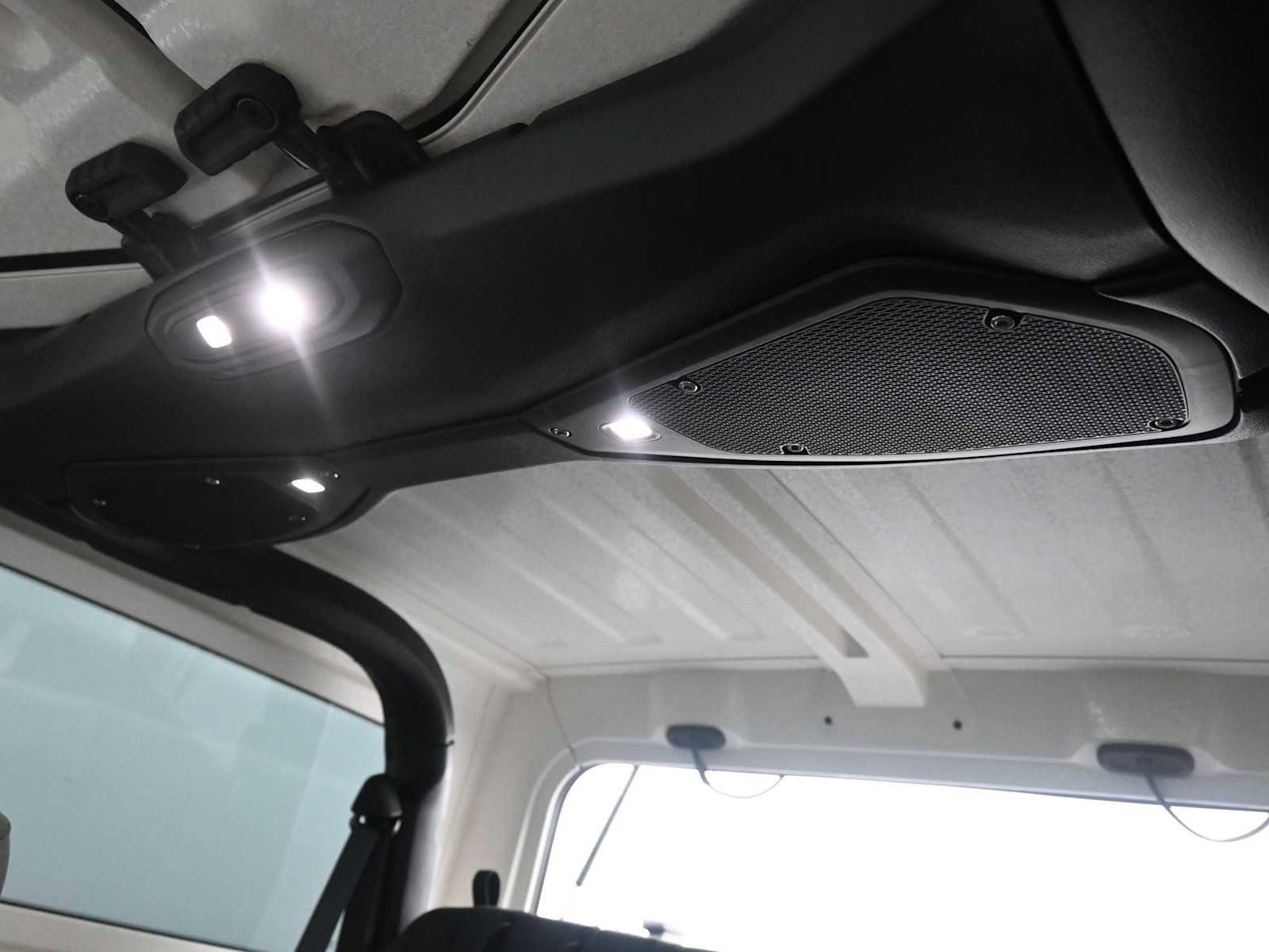 Used 2025 Jeep Wrangler Sport image 29